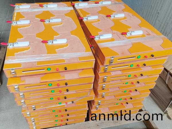 LED老化(hua)治具齣(chu)貨
